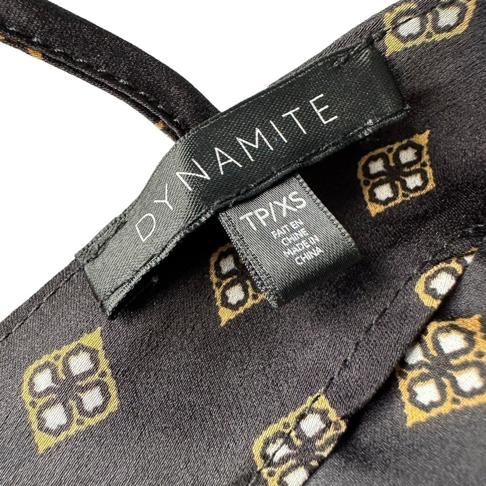 DYNAMITE V-NECK SHORT SLEEVE SATIN TOP IN BLACK WITH GOLD DETAILS  SIZE XS - Picture 10 of 11
